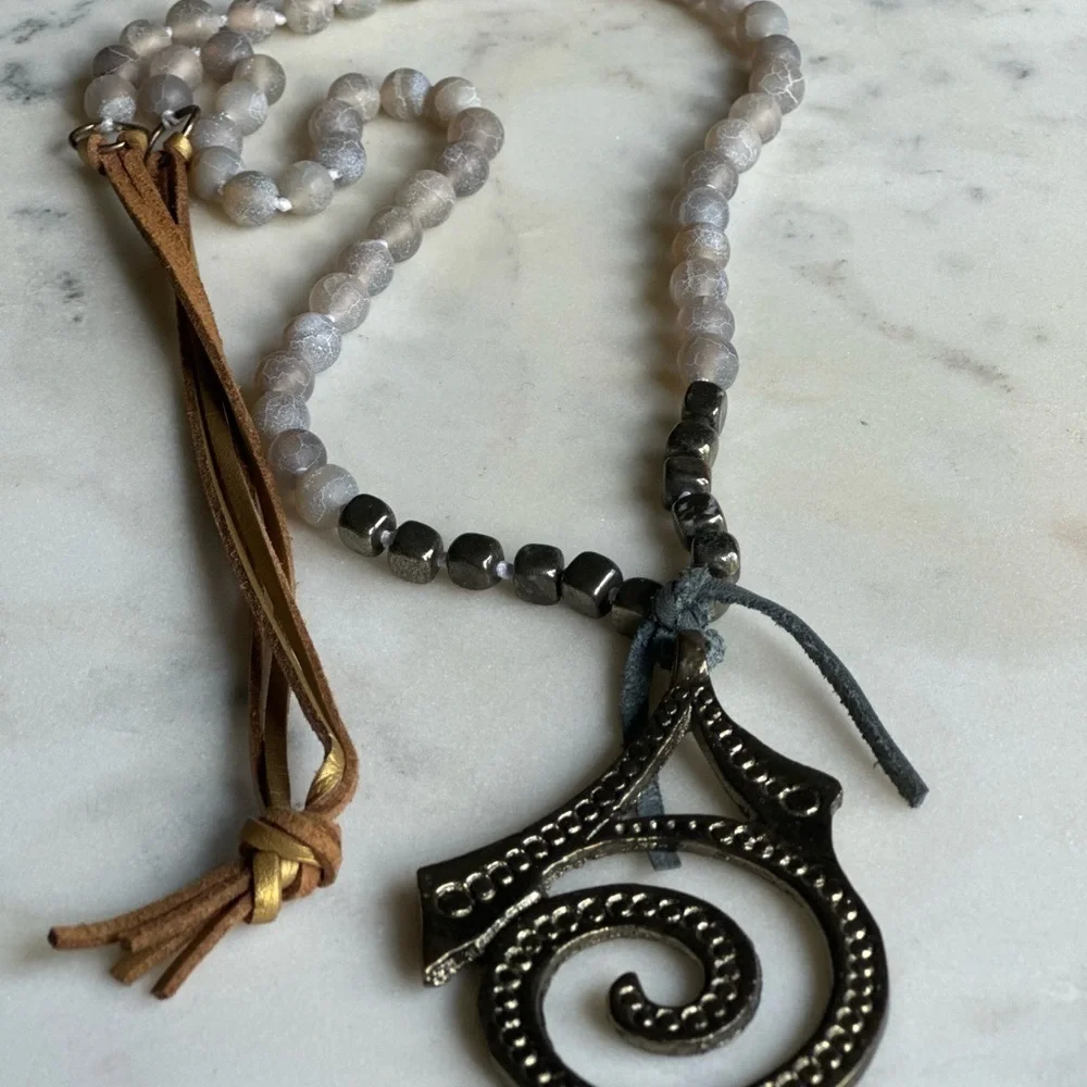 Boutique Handmade Beaded Metal Pendant Necklace 20”